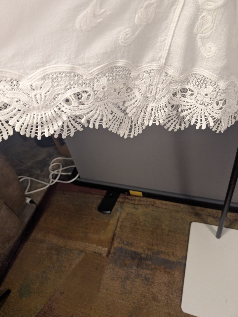 Chico's Ivory Embroidered Cotton Boho Crochet Lace Top Size 1 A-229 - Picture 6 of 10